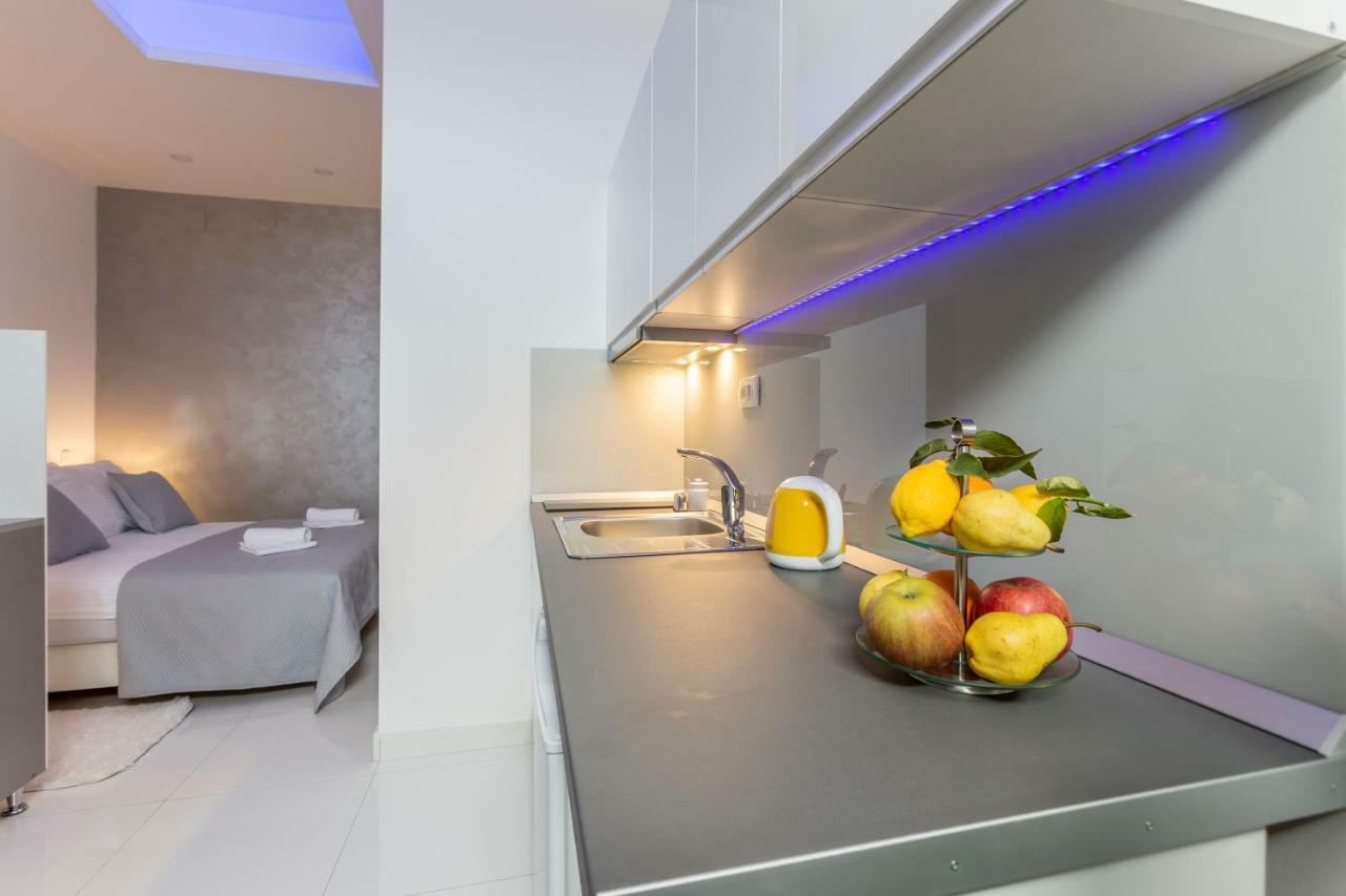 Studio Apartments Twins Split Buitenkant foto