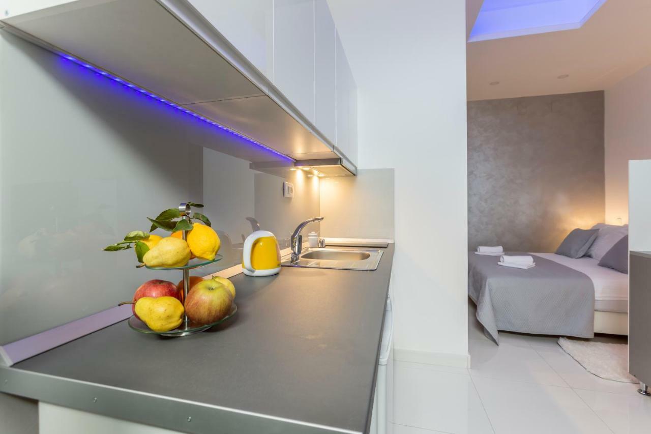 Studio Apartments Twins Split Buitenkant foto